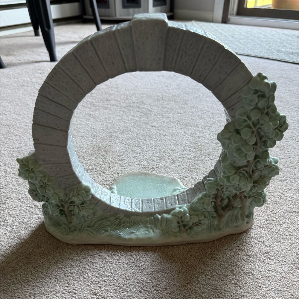 Lladro Wedding Couple Arch, Cake Topper PreOwned